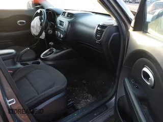 2016 Kia Soul with VIN KNDJN2A21G7283589, listed as a IAAI auction lot 41439464 with 135,000 mi miles. Bid and sale history available at carsss.com. Image 5.