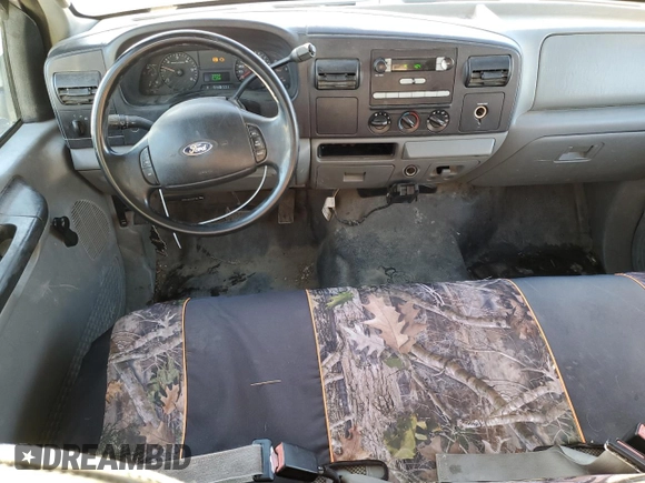 2005 Ford Super Duty F-250 XL with VIN 1FTSW20505EB32152, listed as a Copart auction lot 41635435 with 176,471 mi miles and Salvage Title. Bid and sale history available at carsss.com. Image 8.