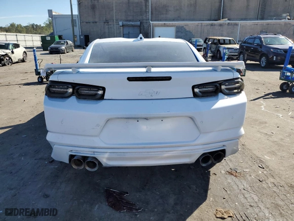 2022 Chevrolet Camaro ZL1 with VIN 1G1FK1R63N0122921, listed as a Copart auction lot 70043244 with 18,236 mi miles and Salvage Title. Bid and sale history available at carsss.com. Image 6.