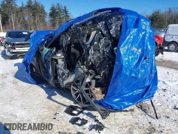 2018 Mazda CX-5 Grand Touring with VIN JM3KFBDM9J0373272, listed as a IAAI auction lot 41370974 with 1 mi miles. Bid and sale history available at carsss.com. Image 3.