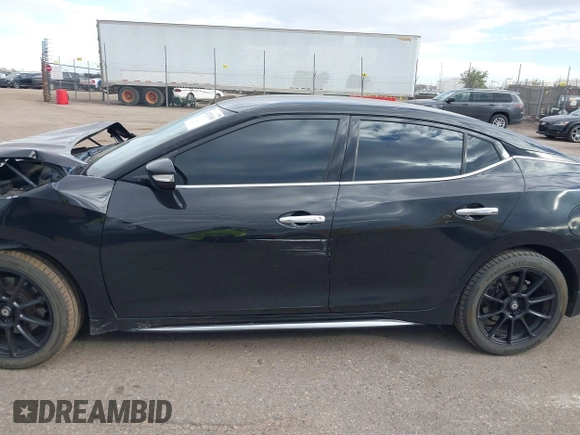 2016 Nissan Maxima Platinum with VIN 1N4AA6AP6GC431263, listed as a IAAI auction lot 40713089 with Not provided miles and . Bid and sale history available at DreamBid. Image 15.