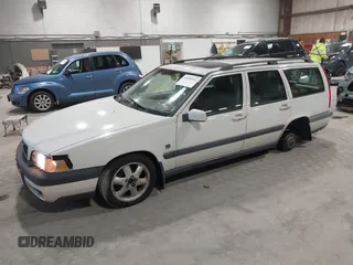 1999 Volvo V70 XC with VIN YV1LZ56D9X2541583, listed as a IAAI auction lot 41900992 with 190,449 mi miles. Bid and sale history available at carsss.com. Image 2.