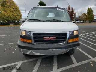 2022 GMC Savana Cargo Van with VIN 1GTW7AFP1N1188822, listed as a Copart auction lot 76135484 with 24,056 mi miles and Clean Title. Bid and sale history available at carsss.com. Image 5.