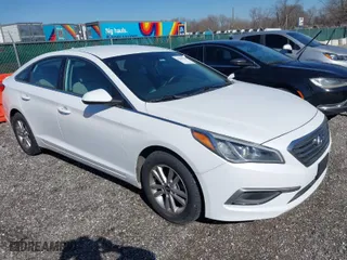 2017 Hyundai Sonata SE with VIN 5NPE24AFXHH532624, listed as a IAAI auction lot 41390936 with 117,254 mi miles. Bid and sale history available at carsss.com. Image 1.