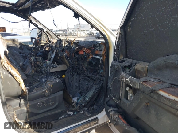2019 Ford F-250 XL z VIN 1FT7W2BT2KEF88568, wystawiony jako IAAI lot #41589490 z przebiegiem Nie podano mil oraz . Historia ofert i sprzedaży dostępna na DreamBid. Obrazek 5.