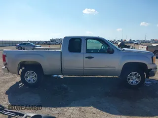 2008 GMC Sierra 1500 SLE1 z VIN 2GTEK19JX81233806, wystawiony jako IAAI lot #40382411 z przebiegiem 318 796 mil mil oraz . Historia ofert i sprzedaży dostępna na DreamBid. Obrazek 14.