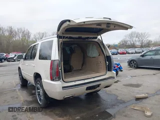 2012 Cadillac Escalade Premium z VIN 1GYS4CEF7CR283261, wystawiony jako IAAI lot #41902992 z przebiegiem 211 232 mil mil oraz . Historia ofert i sprzedaży dostępna na DreamBid. Obrazek 3.