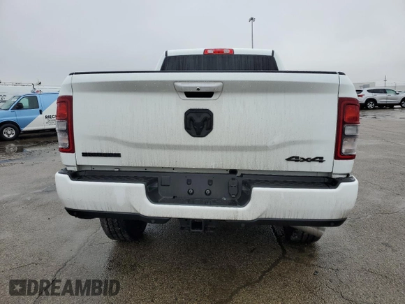 2024 Ram 2500 Big Horn z VIN 3C6UR5DL2RG407021, wystawiony jako Copart lot #43030985 z przebiegiem 2 054 mil mil oraz Szkoda całkowita • Salvage title. Historia ofert i sprzedaży dostępna na DreamBid. Obrazek 6.