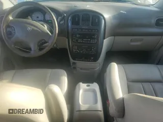 2005 Dodge Caravan SXT with VIN 2D4GP44L45R585381, listed as a Copart auction lot 66082085 with 195,700 mi miles and Salvage title. Bid and sale history available at DreamBid. Image 8.