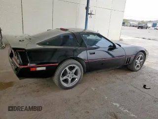1988 Chevrolet Corvette z VIN 1G1YY2185J5122359, wystawiony jako Copart lot #59104315 z przebiegiem 93 088 mil mil oraz Czysty tytuł • Clean title. Historia ofert i sprzedaży dostępna na DreamBid. Obrazek 3.