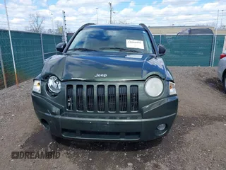 2007 Jeep Compass Sport with VIN 1J8FF47W17D585046, listed as a IAAI auction lot 41866995 with 148,196 mi miles. Bid and sale history available at carsss.com. Image 12.
