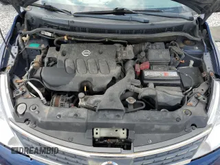 2009 Nissan Versa S z VIN 3N1BC11E89L361883, wystawiony jako Copart lot #57121985 z przebiegiem 204 638 mil mil oraz Czysty tytuł • Clean title. Historia ofert i sprzedaży dostępna na DreamBid. Obrazek 11.
