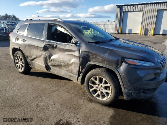 2016 Jeep Cherokee Latitude with VIN 1C4PJMCS6GW268137, listed as a Copart auction lot 46341835 with 201,251 mi miles and Salvage Title. Bid and sale history available at carsss.com. Image 4.