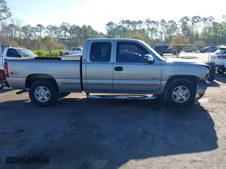 2002 Chevrolet Silverado 1500 LS with VIN 1GCEK19T12E297692, listed as a IAAI auction lot 41844862 with 236,937 mi miles. Bid and sale history available at carsss.com. Image 13.