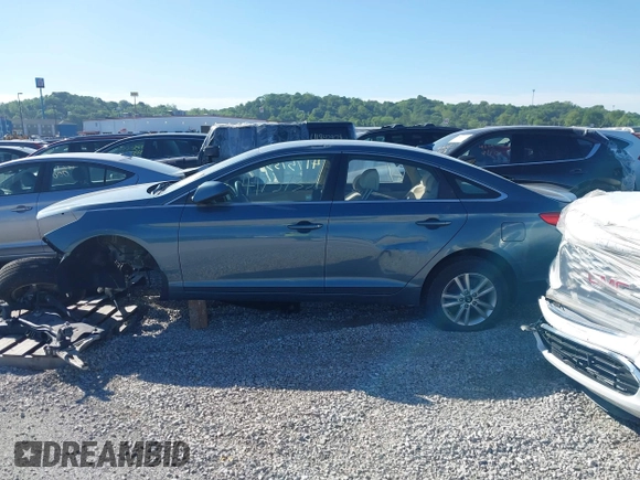 2016 Hyundai Sonata SE z VIN 5NPE24AF1GH268000, wystawiony jako IAAI lot #41757358 z przebiegiem Nie podano mil oraz . Historia ofert i sprzedaży dostępna na DreamBid. Obrazek 14.