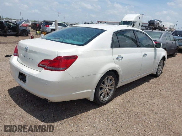2008 Toyota Avalon XL z VIN 4T1BK36B68U292301, wystawiony jako IAAI lot #42490401 z przebiegiem 248 104 mil mil oraz . Historia ofert i sprzedaży dostępna na DreamBid. Obrazek 4.