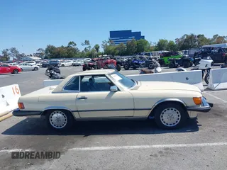 1987 Mercedes-Benz 560 SL с VIN WDBBA48D2HA061438, выставлен на аукционе IAAI как лот 42419798 с пробегом 123 332 миль миль и . История ставок и продаж доступна на DreamBid. Изображение 13.