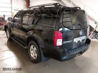 2005 Nissan Pathfinder LE with VIN 5N1AR18W85C766004, listed as a IAAI auction lot 41727909 with 197,926 mi miles. Bid and sale history available at carsss.com. Image 3.