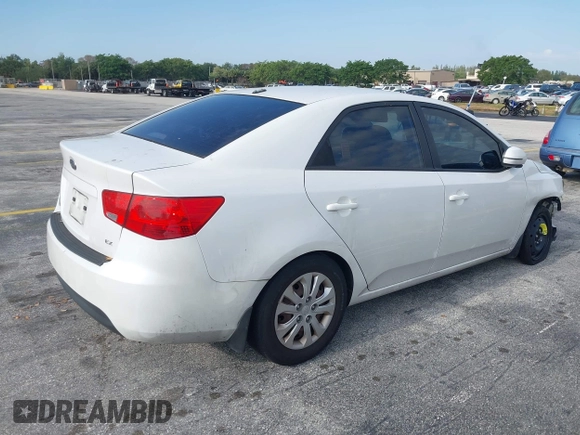 2013 Kia Forte EX with VIN KNAFU4A23D5731338, listed as a IAAI auction lot 42067997 with 130,300 mi miles. Bid and sale history available at carsss.com. Image 4.