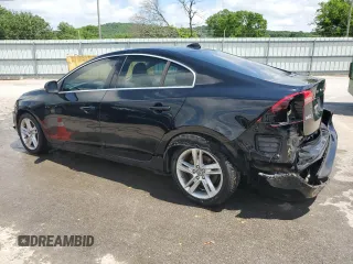 2015 Volvo S60 T5 Drive-E Platinum z VIN YV140MFD4F1314783, wystawiony jako Copart lot #55292105 z przebiegiem 129 818 mil mil oraz Szkoda całkowita • Salvage title. Historia ofert i sprzedaży dostępna na DreamBid. Obrazek 2.
