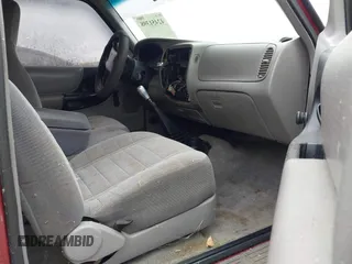 1997 Ford Ranger XL z VIN 1FTCR14A8VPA55371, wystawiony jako IAAI lot #42451398 z przebiegiem 286 484 mil mil oraz . Historia ofert i sprzedaży dostępna na DreamBid. Obrazek 5.