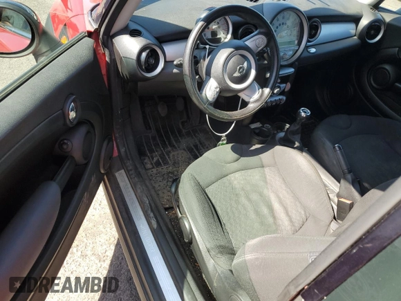 2010 MINI Clubman z VIN WMWML3C52ATX51812, wystawiony jako Copart lot #51457635 z przebiegiem 84 719 mil mil oraz Szkoda całkowita • Salvage title. Historia ofert i sprzedaży dostępna na DreamBid. Obrazek 8.
