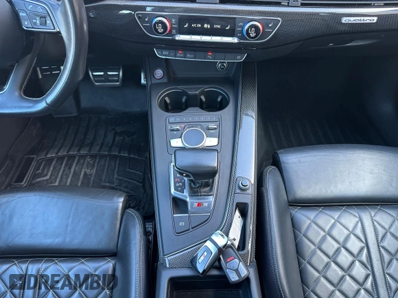 2018 Audi S4 Premium Plus z VIN WAUB4AF41JA002460, wystawiony jako Copart lot #61008805 z przebiegiem 134 039 mil mil oraz Czysty tytuł • Clean title. Historia ofert i sprzedaży dostępna na DreamBid. Obrazek 11.