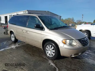 2005 Chrysler Town & Country Touring with VIN 2C4GP54L15R131849, listed as a IAAI auction lot 41933389 with 276,344 mi miles. Bid and sale history available at carsss.com. Image 1.