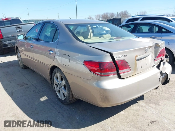 2005 Lexus ES 330 with VIN JTHBA30G155133489, listed as a IAAI auction lot 41892706 with 208,205 mi miles. Bid and sale history available at carsss.com. Image 3.