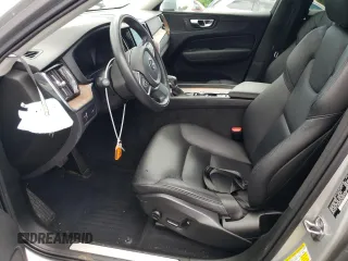 2021 Volvo XC60 Momentum with VIN YV4A22RK1M1684391, listed as a Copart auction lot 61028104 with 29,280 mi miles and Non Repairable. Bid and sale history available at carsss.com. Image 7.