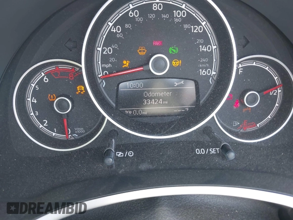 2018 Volkswagen Beetle S z VIN 3VW5DAAT3JM506023, wystawiony jako IAAI lot #42414886 z przebiegiem 33 424 mil mil oraz . Historia ofert i sprzedaży dostępna na DreamBid. Obrazek 16.