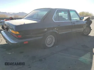 1988 BMW 5 Series 535i with VIN WBADC8406J3262135, listed as a Copart auction lot 86652394 with 173,616 mi miles and Salvage Title. Bid and sale history available at carsss.com. Image 3.