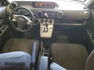 2010 Scion xB z VIN JTLZE4FE7A1109851, wystawiony jako Copart lot #52942315 z przebiegiem 135 723 mil mil oraz Szkody całkowita. Historia ofert i sprzedaży dostępna na DreamBid. Obrazek 8.