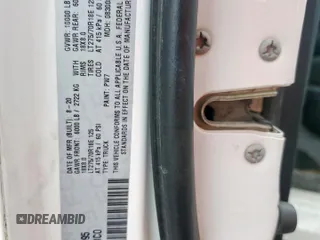 2020 Ram 2500 Tradesman z VIN 3C6UR5HLXLG250095, wystawiony jako Copart lot #54926235 z przebiegiem 197 992 mil mil oraz Nie do naprawy • Non repairable. Historia ofert i sprzedaży dostępna na DreamBid. Obrazek 12.