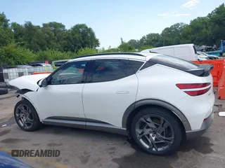 2024 Genesis GV60 z VIN KMUKEDSB0RU021546, wystawiony jako IAAI lot #39977634 z przebiegiem 8107 mil mil oraz . Historia ofert i sprzedaży dostępna na DreamBid. Obrazek 14.
