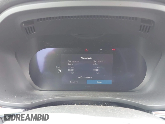 2024 Volvo XC60 Plus Dark Theme z VIN YV4L12RL3R1757157, wystawiony jako IAAI lot #41732352 z przebiegiem 11 056 mil mil oraz . Historia ofert i sprzedaży dostępna na DreamBid. Obrazek 7.