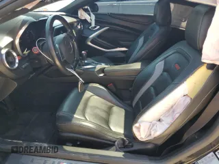 2017 Chevrolet Camaro 2SS z VIN 1G1FG1R79H0212394, wystawiony jako Copart lot #54719485 z przebiegiem 91 271 mil mil oraz Szkoda całkowita • Salvage title. Historia ofert i sprzedaży dostępna na DreamBid. Obrazek 7.