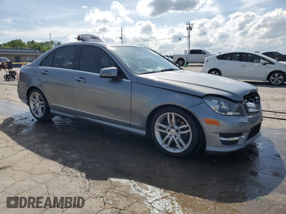 2013 Mercedes-Benz C 250 Sport z VIN WDDGF4HB5DR247239, wystawiony jako Copart lot #55534235 z przebiegiem 150 674 mil mil oraz Szkoda całkowita • Salvage title. Historia ofert i sprzedaży dostępna na DreamBid. Obrazek 4.