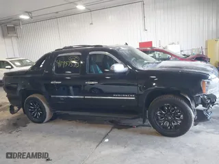 2011 Chevrolet Avalanche LTZ with VIN 3GNTKGE39BG192060, listed as a IAAI auction lot 41757583 with 90,335 mi miles. Bid and sale history available at carsss.com. Image 13.