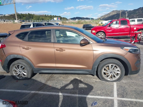 2016 Hyundai Tucson SE with VIN KM8J23A47GU166435, listed as a IAAI auction lot 41952751 with 66,785 mi miles. Bid and sale history available at carsss.com. Image 12.