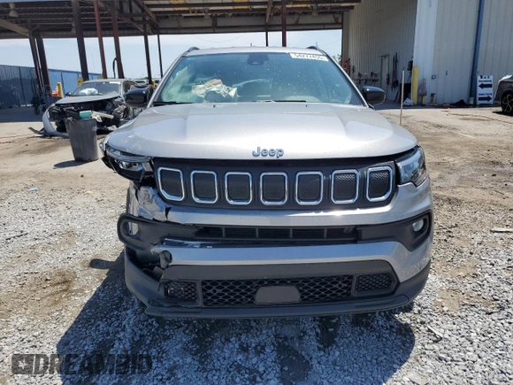 2022 Jeep Compass Latitude with VIN 3C4NJCBB7NT214268, listed as a Copart auction lot 54277455 with 24,695 mi miles and Salvage title. Bid and sale history available at DreamBid. Image 5.