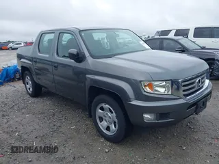 2013 Honda Ridgeline RT z VIN 5FPYK1F24DB004045, wystawiony jako IAAI lot #42352560 z przebiegiem 155 917 mil mil oraz . Historia ofert i sprzedaży dostępna na DreamBid. Obrazek 1.