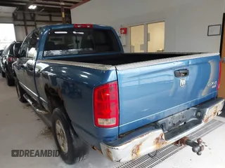 2005 Dodge 1500 SLT with VIN 1D7HU18D45S300274, listed as a IAAI auction lot 42138772 with 204,355 mi miles. Bid and sale history available at carsss.com. Image 3.