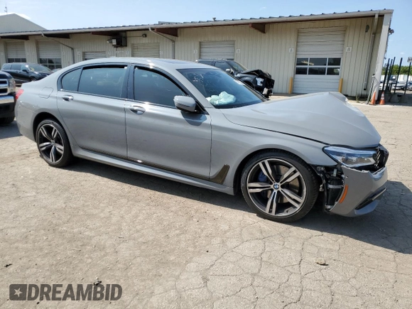 2018 BMW 7 Series 750i with VIN WBA7F0C55JGM22484, listed as a Copart auction lot 67475724 with 40,048 mi miles and Salvage Title. Bid and sale history available at carsss.com. Image 4.