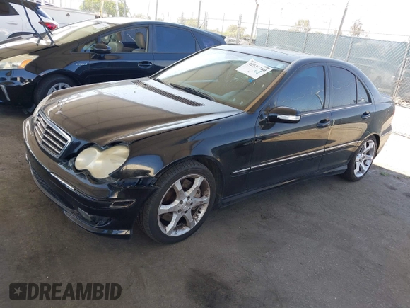 2007 Mercedes-Benz C 230 Sport z VIN WDBRF52H57F933629, wystawiony jako IAAI lot #42537760 z przebiegiem 153 487 mil mil oraz . Historia ofert i sprzedaży dostępna na DreamBid. Obrazek 2.