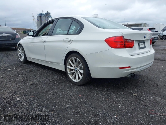 2012 BMW 3 Series 328i с VIN WBA3A5C57CF341151, выставлен на аукционе IAAI как лот 42259279 с пробегом 70 035 миль миль и . История ставок и продаж доступна на DreamBid. Изображение 3.
