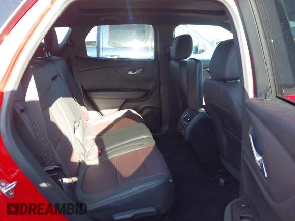 2021 Chevrolet Blazer RS z VIN 3GNKBKRSXMS532963, wystawiony jako IAAI lot #42042190 z przebiegiem 67 275 mil mil oraz . Historia ofert i sprzedaży dostępna na DreamBid. Obrazek 8.