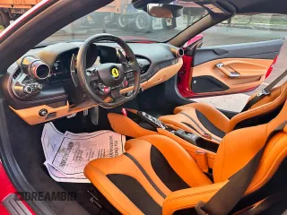2021 Ferrari F8 с VIN ZFF93LMA2M0264413, выставлен на аукционе Copart как лот 54799515 с пробегом 1 205 миль миль и Списание • Salvage title. История ставок и продаж доступна на DreamBid. Изображение 9.