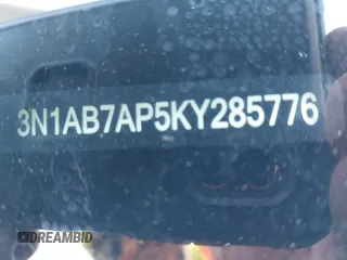 2019 Nissan Sentra S z VIN 3N1AB7AP5KY285776, wystawiony jako IAAI lot #41969976 z przebiegiem 87 187 mil mil oraz . Historia ofert i sprzedaży dostępna na DreamBid. Obrazek 9.
