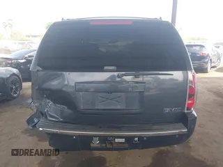 2008 GMC Yukon Denali z VIN 1GKFK638X8J140043, wystawiony jako IAAI lot #42039660 z przebiegiem 199 081 mil mil oraz . Historia ofert i sprzedaży dostępna na DreamBid. Obrazek 16.